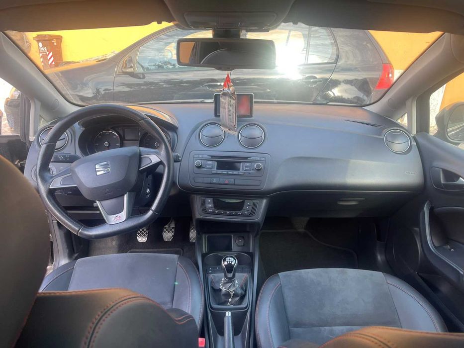 SEAT Ibiza FR 1.6 TDI | 2013 | Teto Panorâmico | Muito Estimado foto 3