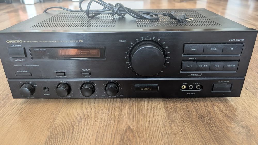 Onkyo      A 8640