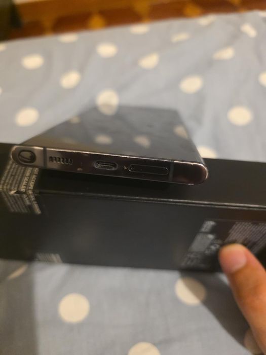 Samsung Galaxy S22 Ultra 256GB / 12GB RAM + S Pen + Caixa