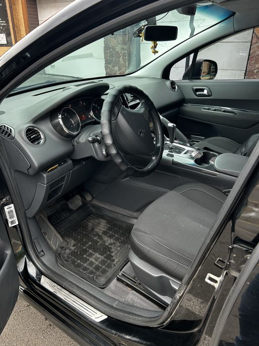 Продам Пежо 3008 1.6 HDI 2011