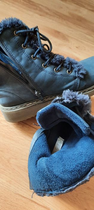 Buty zimowe kozaki ocieplane r.35 granatowe futerko