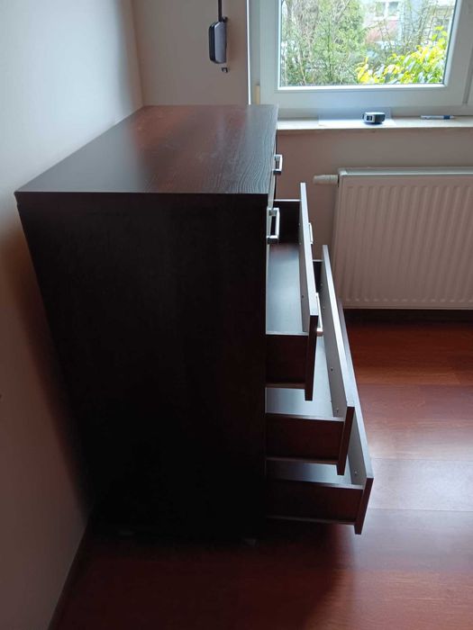 Komoda z czterema szufladami