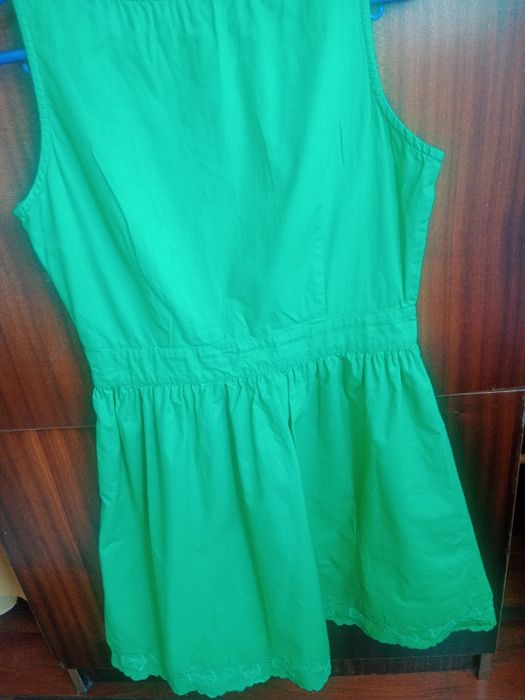 Vestido para criança verde bordado