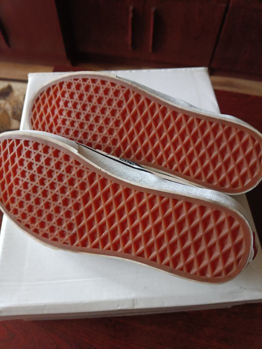 Vansy nowe w kratkę