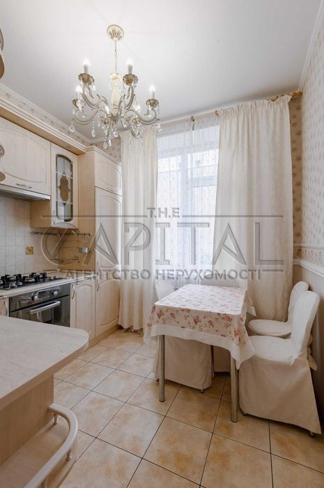 Оренда 2-кімнатної квартири / Центр Києва / Тарасівська / 52 м² / класичний ремонт / газ / бойлер / балкон / метро Університет