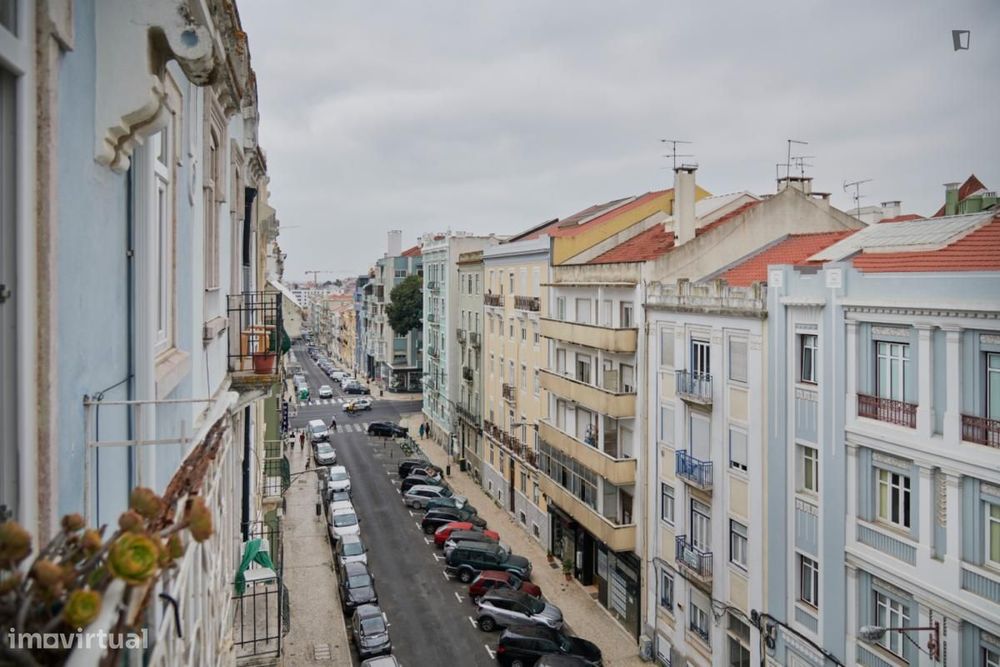 Quarto - localizado em Arroios Lisbon