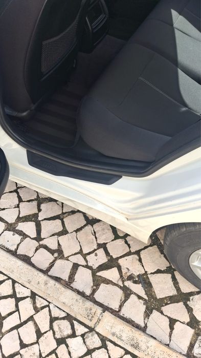 Vende se bmw 320d