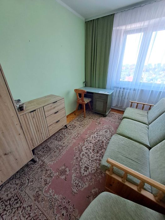Pokój w mieszkaniu trzypokojowym