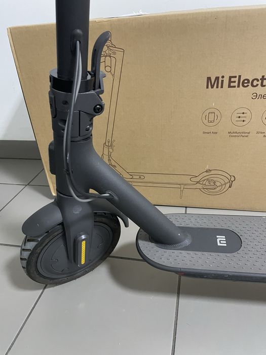 Hulajnoga elektryczna XIAOMI Mi Essential
