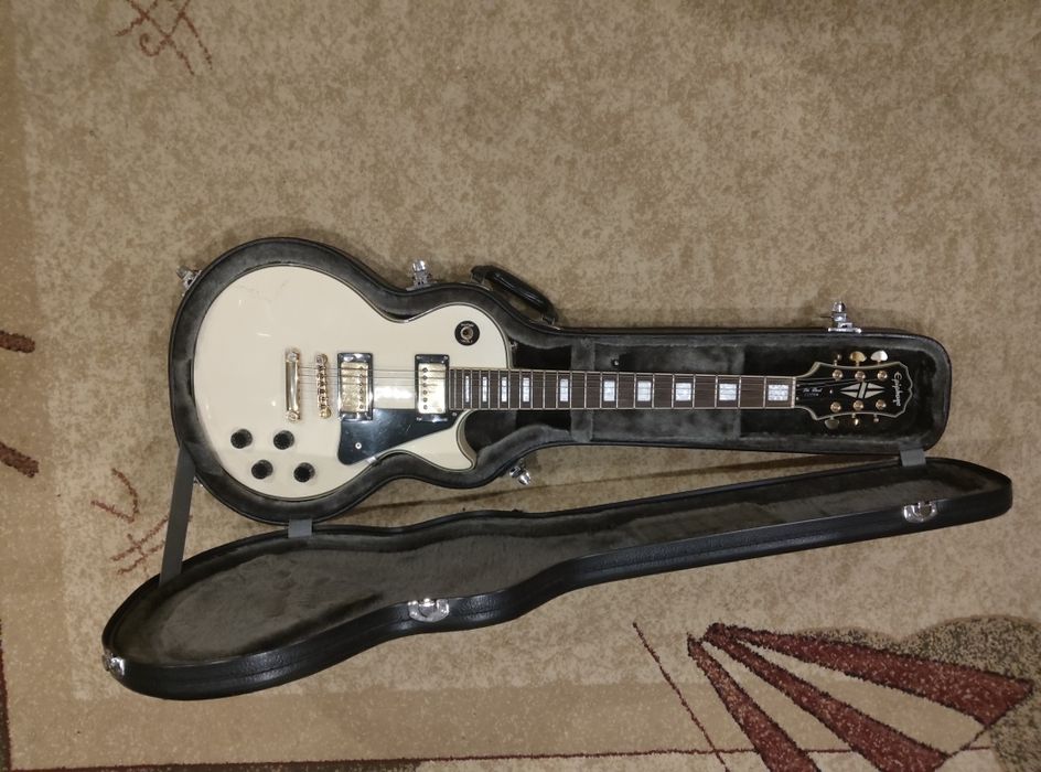 【未使用に近い】Epiphone Les Paul Custom EPIPHONE-LES-PAUL-CUSTOM-PRO-