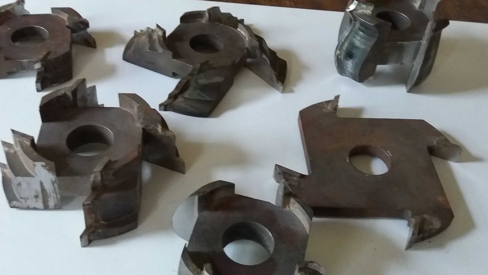 Фрезы по дереву разные