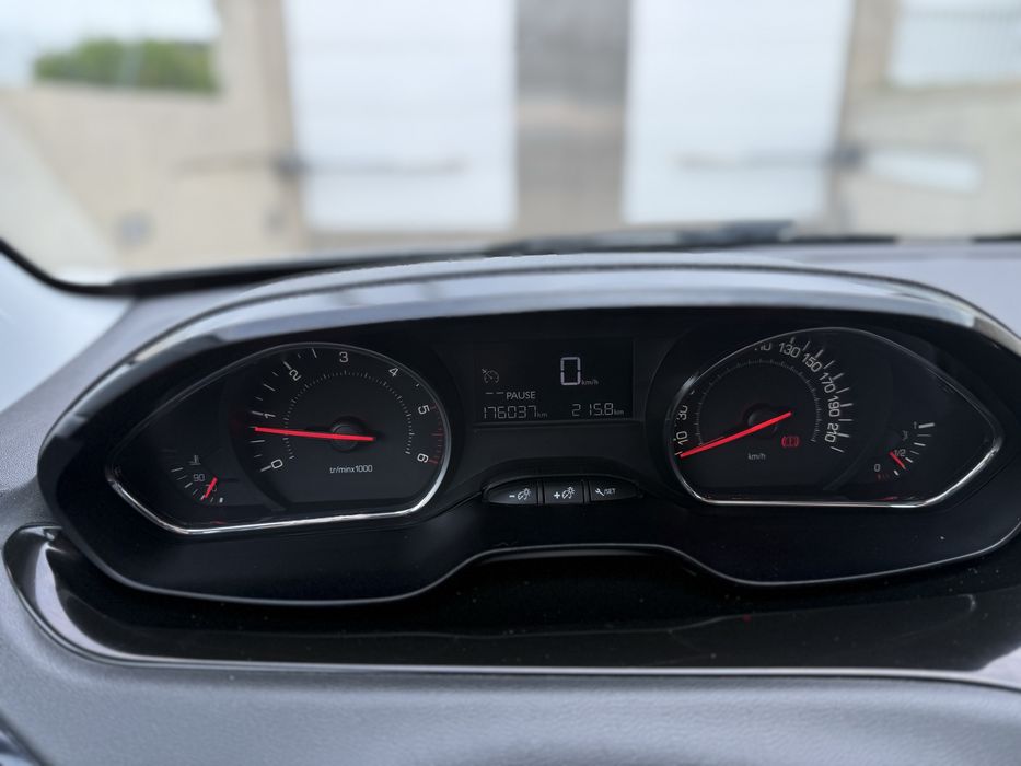Peugeot 208 1.4 diesel 175.000km Agosto/2014