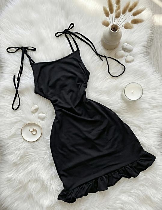 Seksowna mała czarna wiązana marszczona push up nowa odkryte plecy