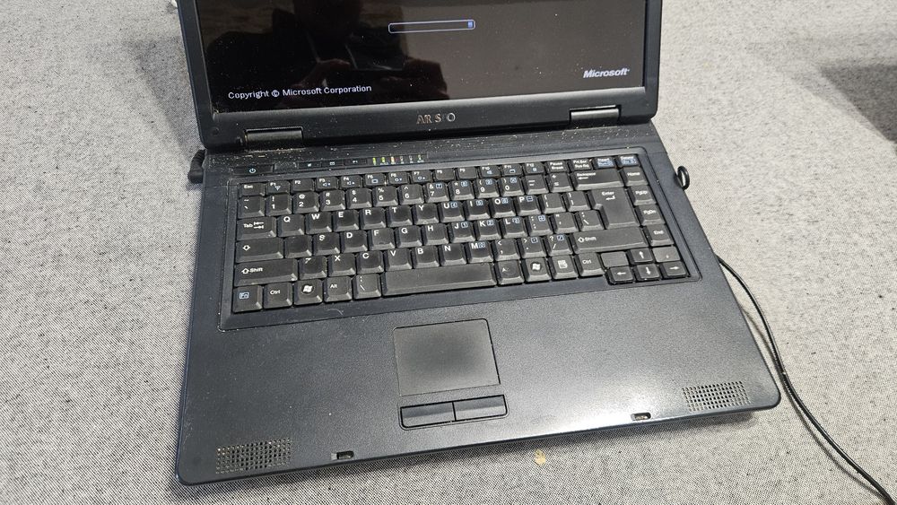 Laptop Aristo Smart 350V sprawny wraz z ładowarką