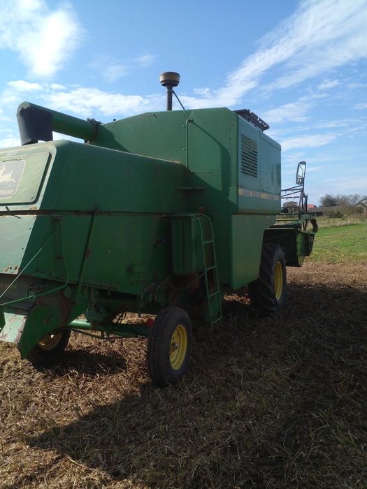 Комбайн Джон ДІР 1042