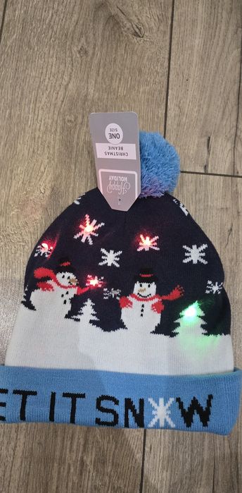 Czapka ze swiatełkami nowa