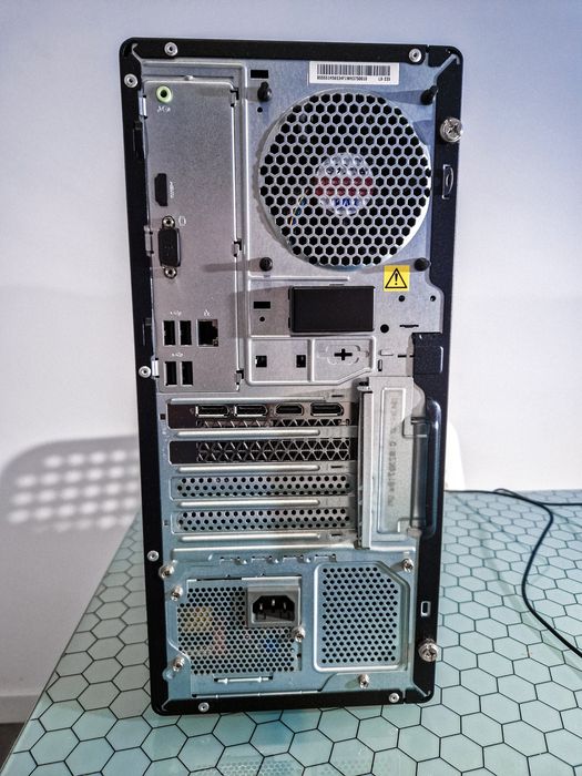 *NOVO* Gaming LENOVO LOQ 17IRB8-318 (i7 RTX 4060 16GB RAM- 512GB SSD)