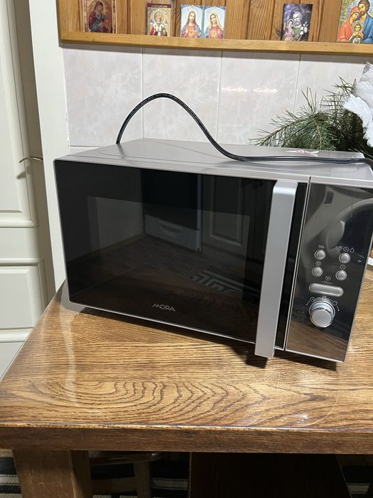 Мікpохвильова піч mora