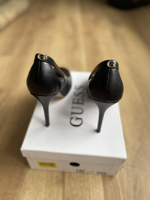 Szpilki Guess  r 39