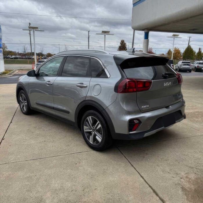 Kia Niro LXS      2022