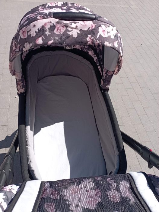 Wózek dziecięcy 3 w 1 z bazą do auta