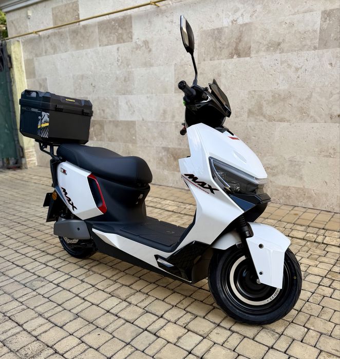 Електроскутер Garow L850 2999Вт., 100км/год., електро спорт скутер