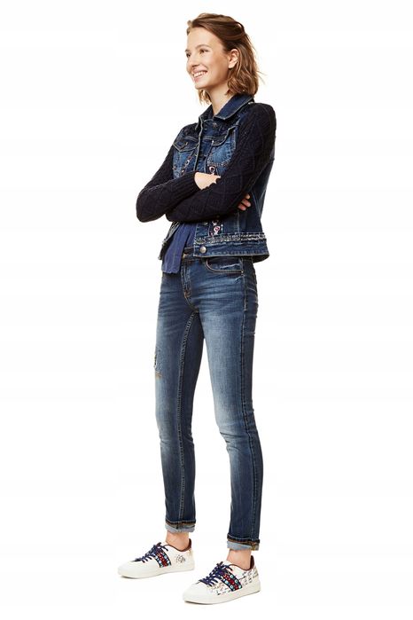 Jeansy rurki z haftami granatowe 24 DESIGUAL