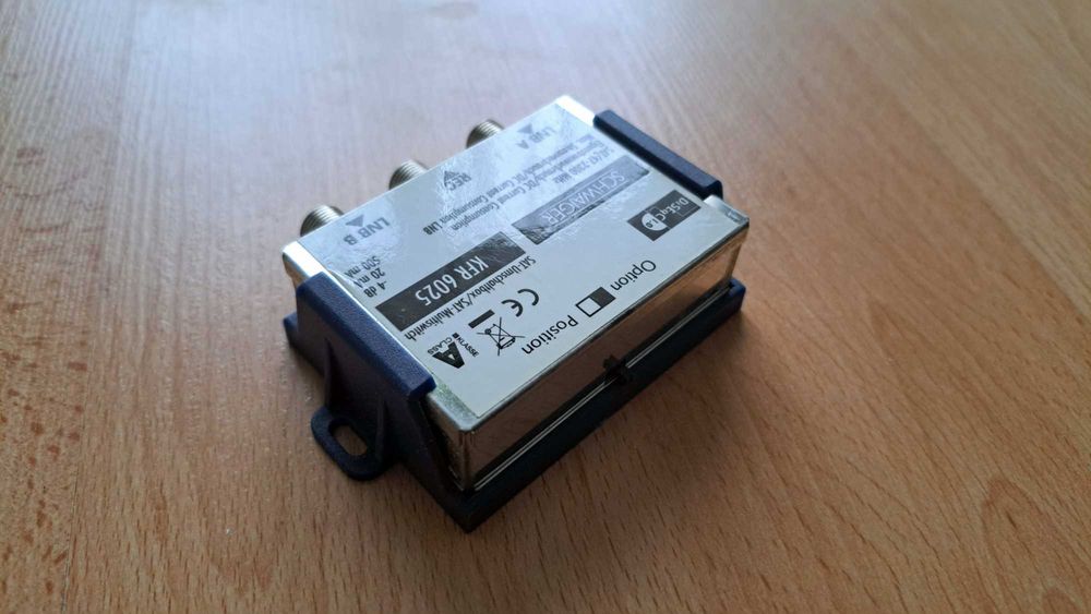 Przełącznik satelitarny switch SAT DiSEqC 2 na 1 Schwaiger KFR 6025