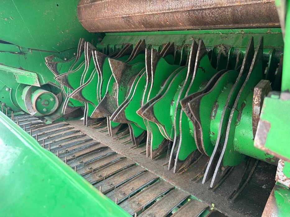 Prasa John Deere 623 MultiCrop