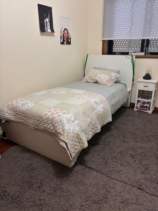 Cama solteiro - vendo barato em bom estado