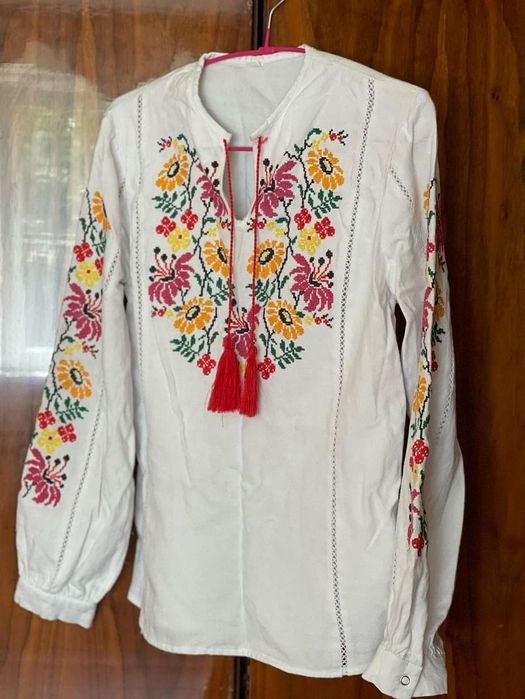 Продам жіночу вишиванку