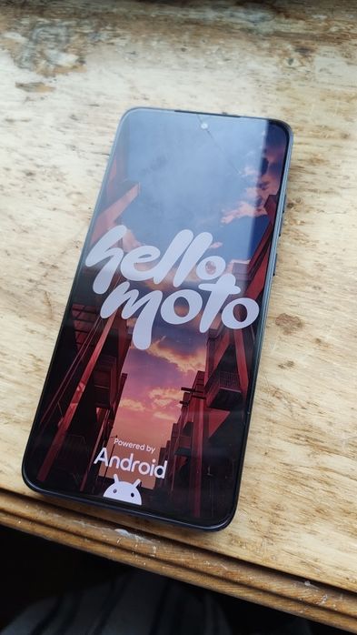 Motorola Edge 50 Neo - Ecrã estalado. Com fatura