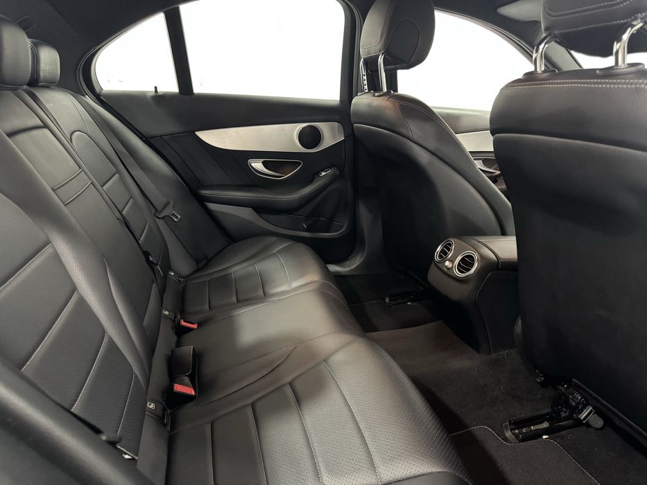 Mercedes-Benz C180d AMG Line