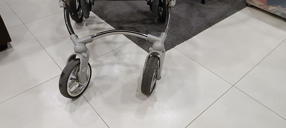 Carrinho de passeio Bébécar com ovo
