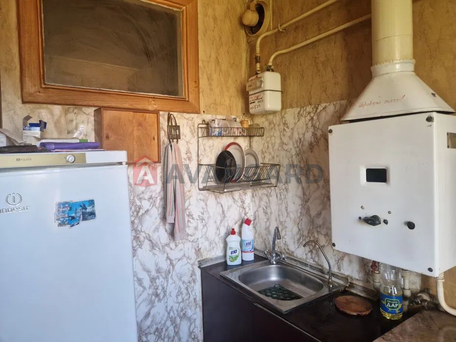 Продаж 2 к кв К-Карого,13. Середній поверх.