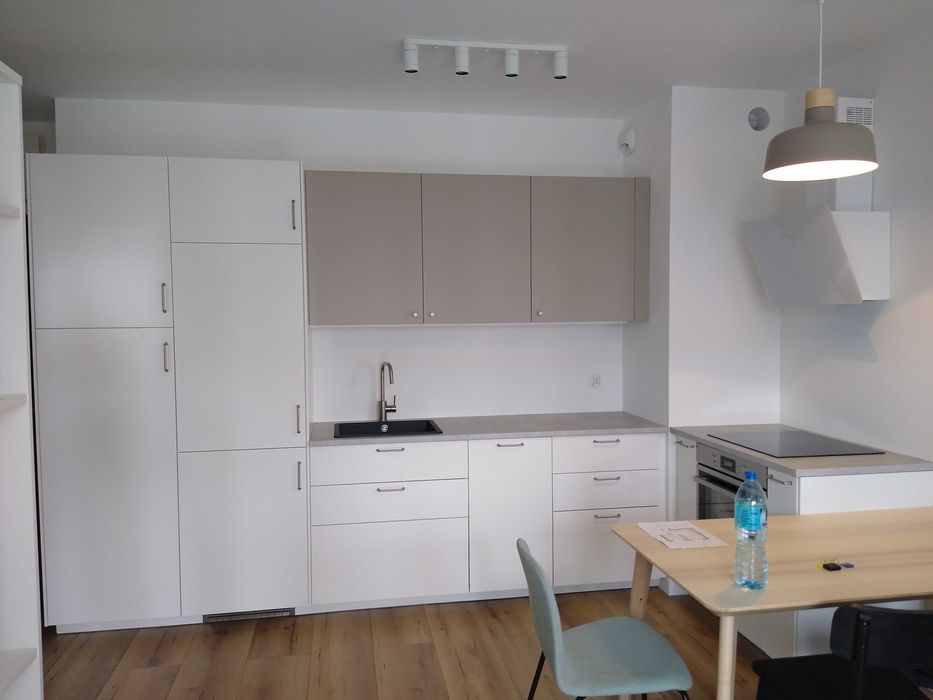 Profesjonalny Montaż Mebli
 IKEA BlackRedWhite Castorama LEROY MERLIN