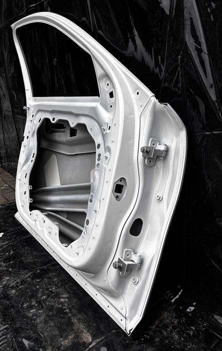 BMW G60 drzwi lewy przód lewe przednie nie metallic ORYGINAŁ #84