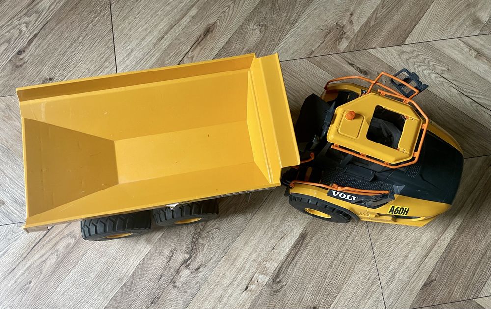 Bruder 02455 Volvo A60H