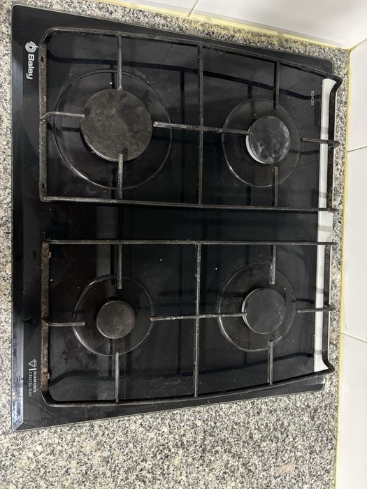 Fogão a gás e forno elétrico