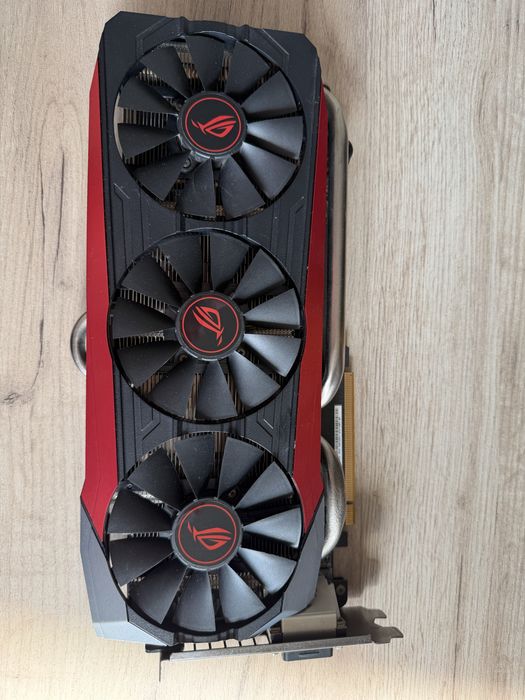 Asus ROG Strix Radeon R9 390 8gb