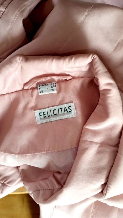 Kurtka przejściowa wiatrówka pudrowy róż pikowana kieszenie