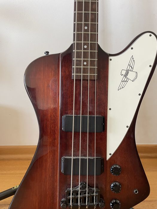 Baixo epiphone thunderbird