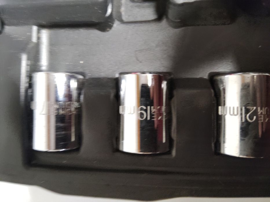 Sprzedam rozrusznik i klucz