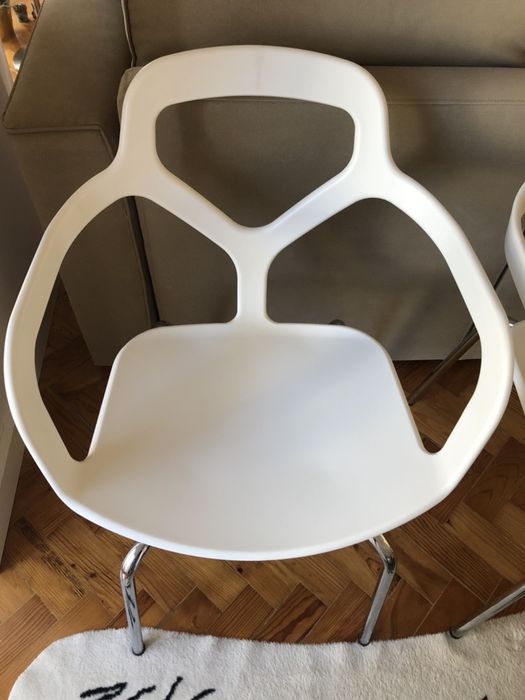 Conjunto de 4 cadeiras brancas