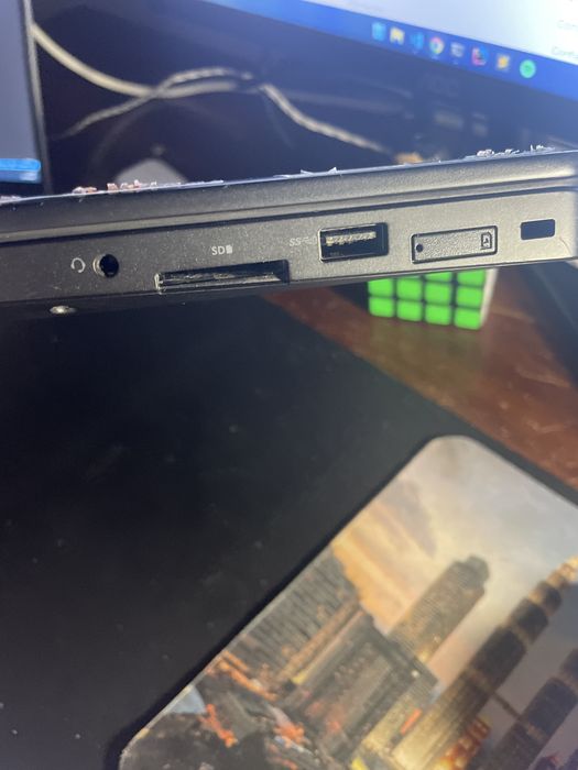 Dell Latitude E5270 8gb RAM, 128gb ssd, i7