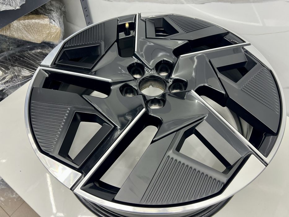 Felga Peugeot 408 II, 19”, kołpaczki/plastiki, 7J, 5x108 oryginał