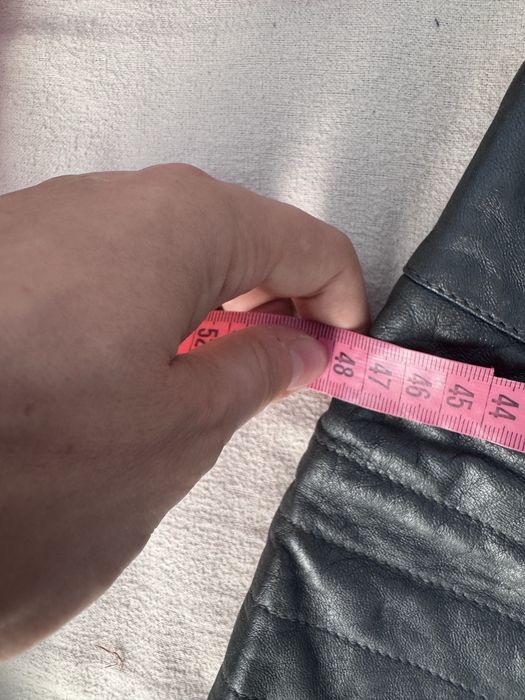 Szara skorzana spodnica z pikowaniem italy