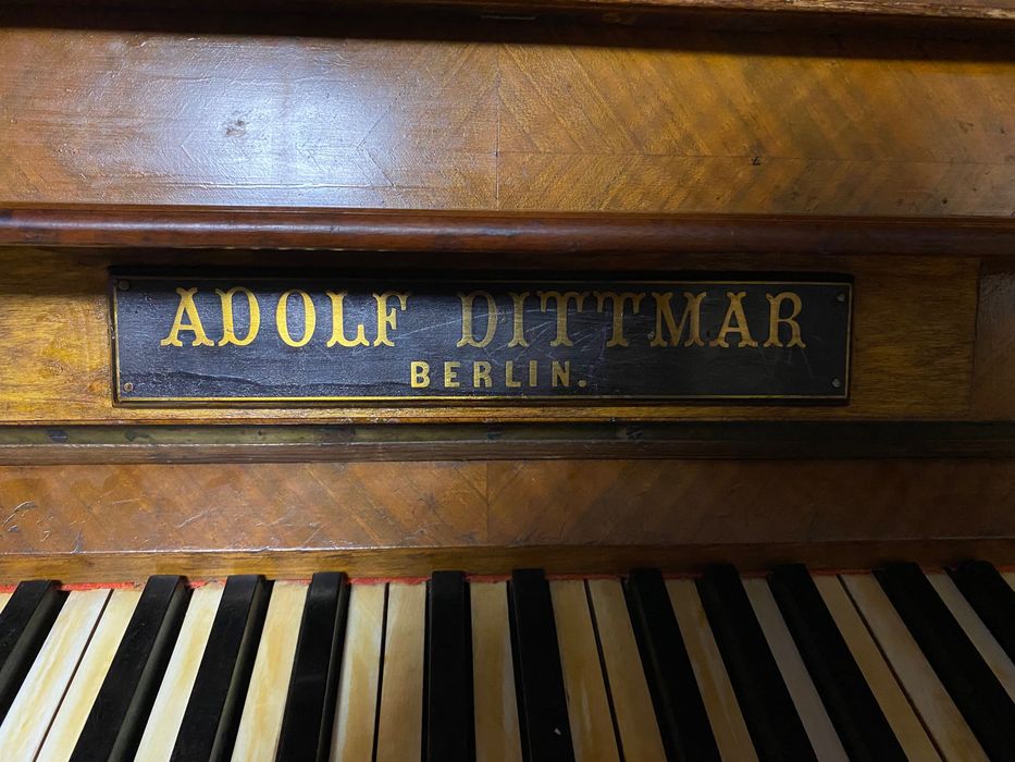 Pianino antyczne