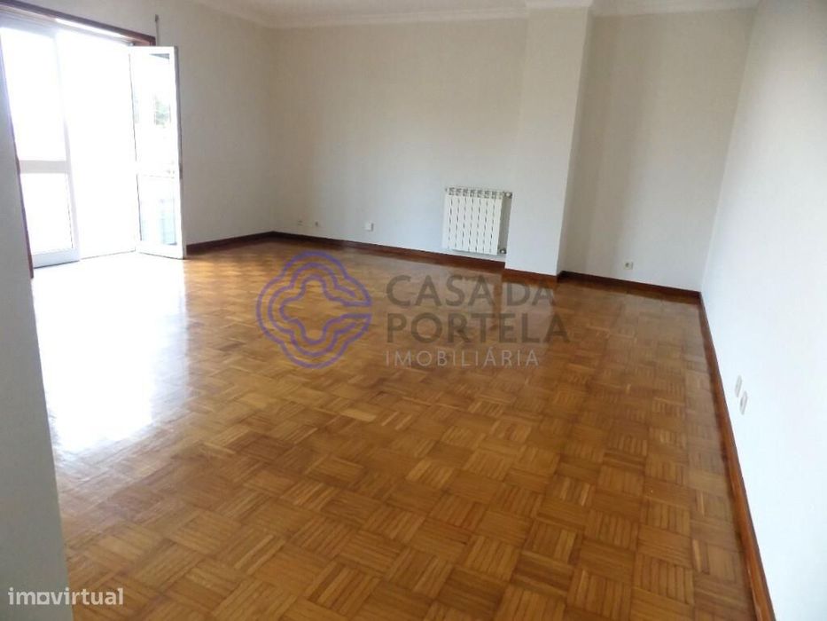 T3-Recuado -Último Andar- Junto ao Lidl e Continente de Mozelos.