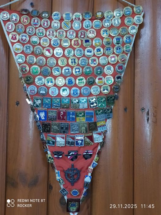 Значки, радянського періоду.